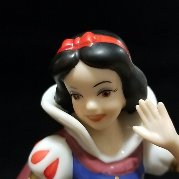 Disney, Snow White mini statue - Picture 7 of 16